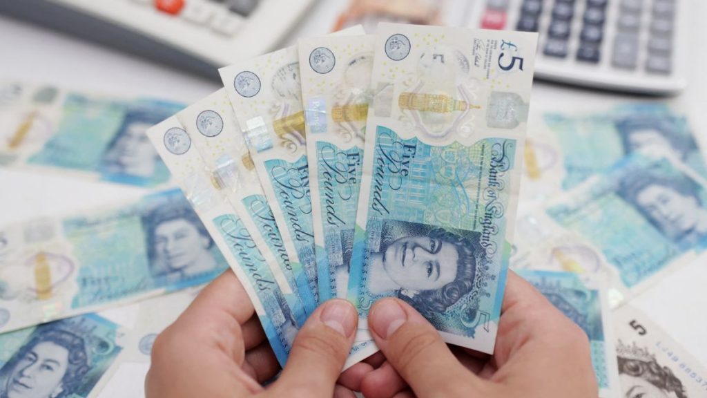 UK Banks Set New Cash Withdrawal Limits